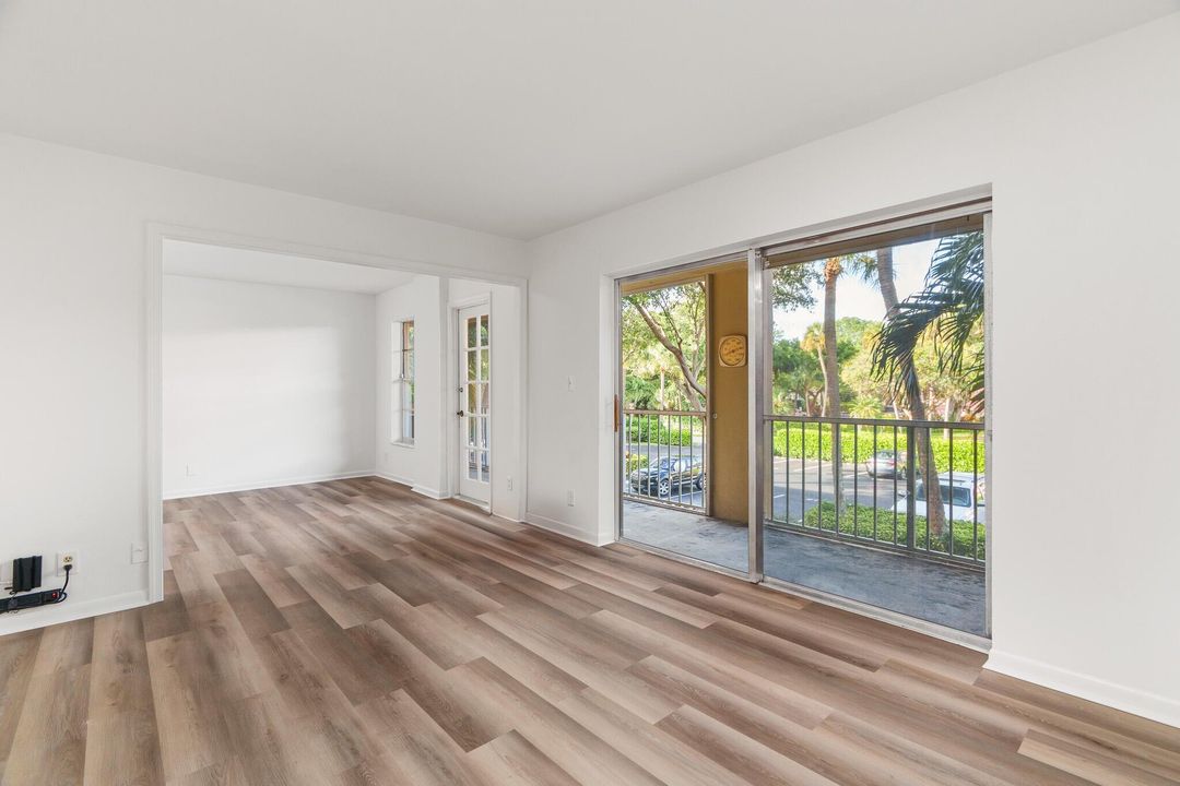 出租: $2,900 (2 贝兹, 2 浴室, 1093 平方英尺)