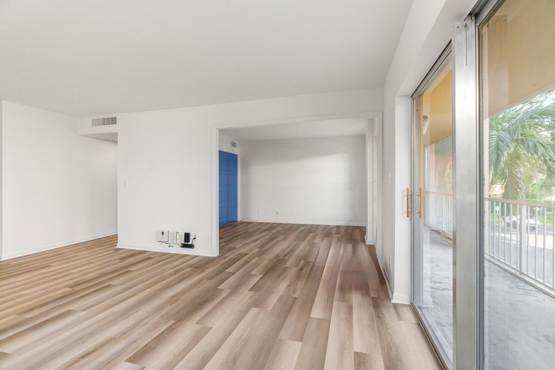 出租: $2,900 (2 贝兹, 2 浴室, 1093 平方英尺)