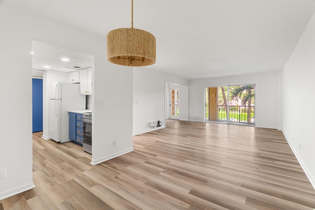 出租: $2,900 (2 贝兹, 2 浴室, 1093 平方英尺)