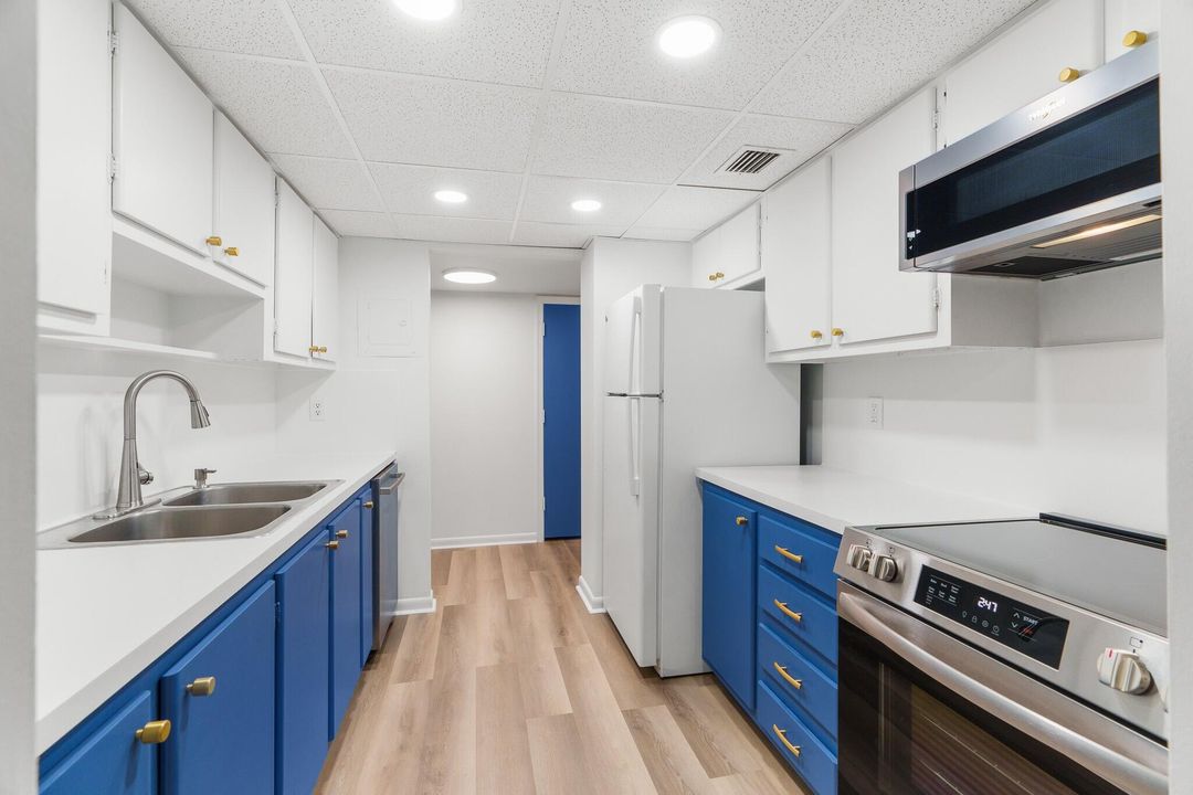 出租: $2,900 (2 贝兹, 2 浴室, 1093 平方英尺)