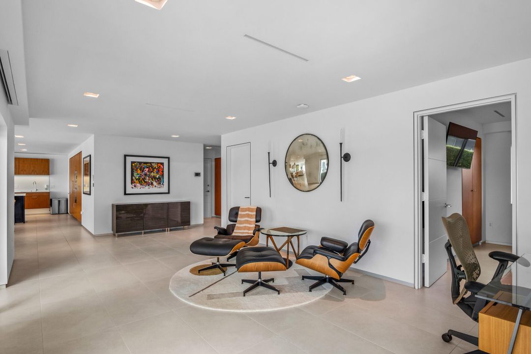 出租: $18,000 (3 贝兹, 2 浴室, 1914 平方英尺)