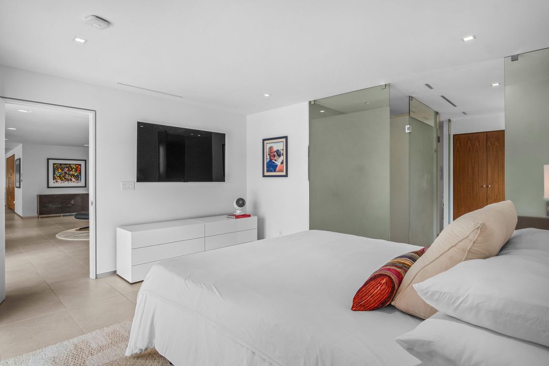 出租: $18,000 (3 贝兹, 2 浴室, 1914 平方英尺)