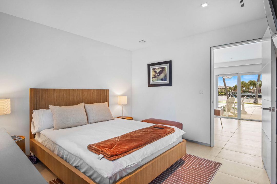 出租: $18,000 (3 贝兹, 2 浴室, 1914 平方英尺)