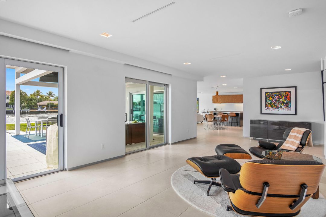 出租: $18,000 (3 贝兹, 2 浴室, 1914 平方英尺)