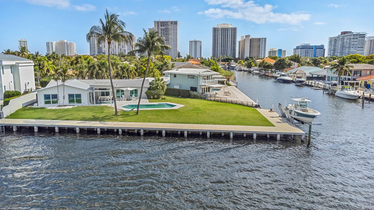 出租: $18,000 (3 贝兹, 2 浴室, 1914 平方英尺)