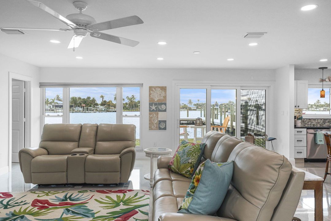 En Venta: $2,390,000 (4 camas, 3 baños, 2478 Pies cuadrados)