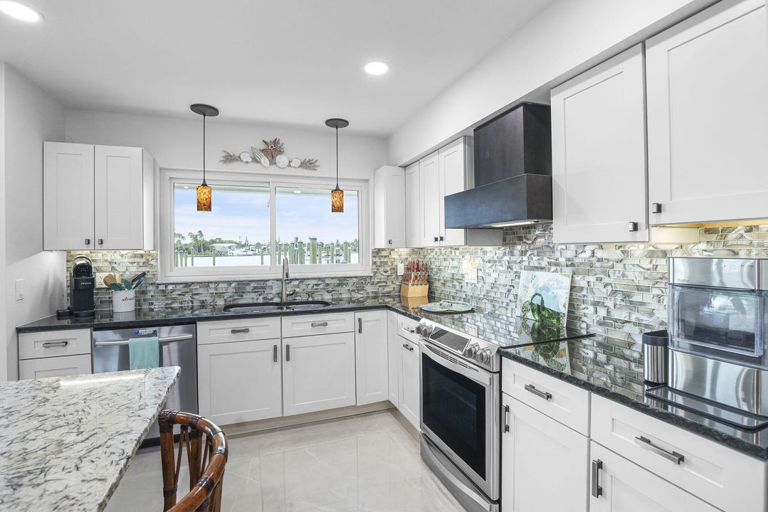 En Venta: $2,390,000 (4 camas, 3 baños, 2478 Pies cuadrados)