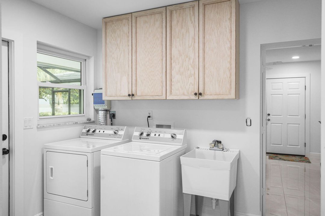 En Venta: $2,390,000 (4 camas, 3 baños, 2478 Pies cuadrados)