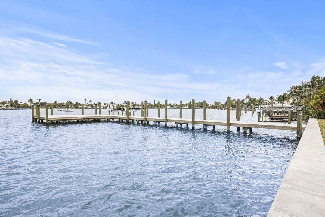 En Venta: $2,390,000 (4 camas, 3 baños, 2478 Pies cuadrados)