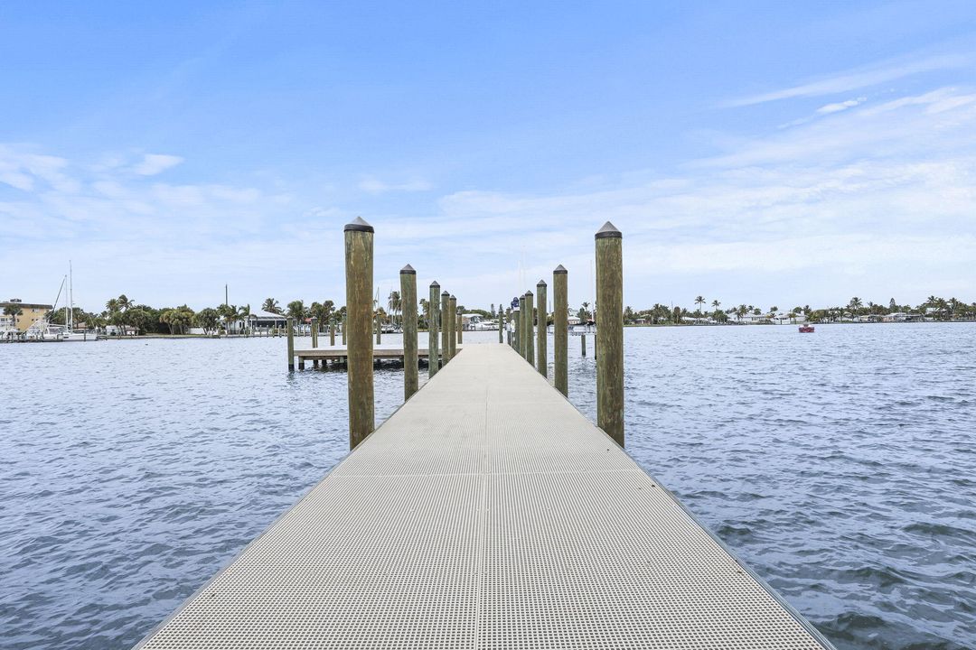 En Venta: $2,390,000 (4 camas, 3 baños, 2478 Pies cuadrados)