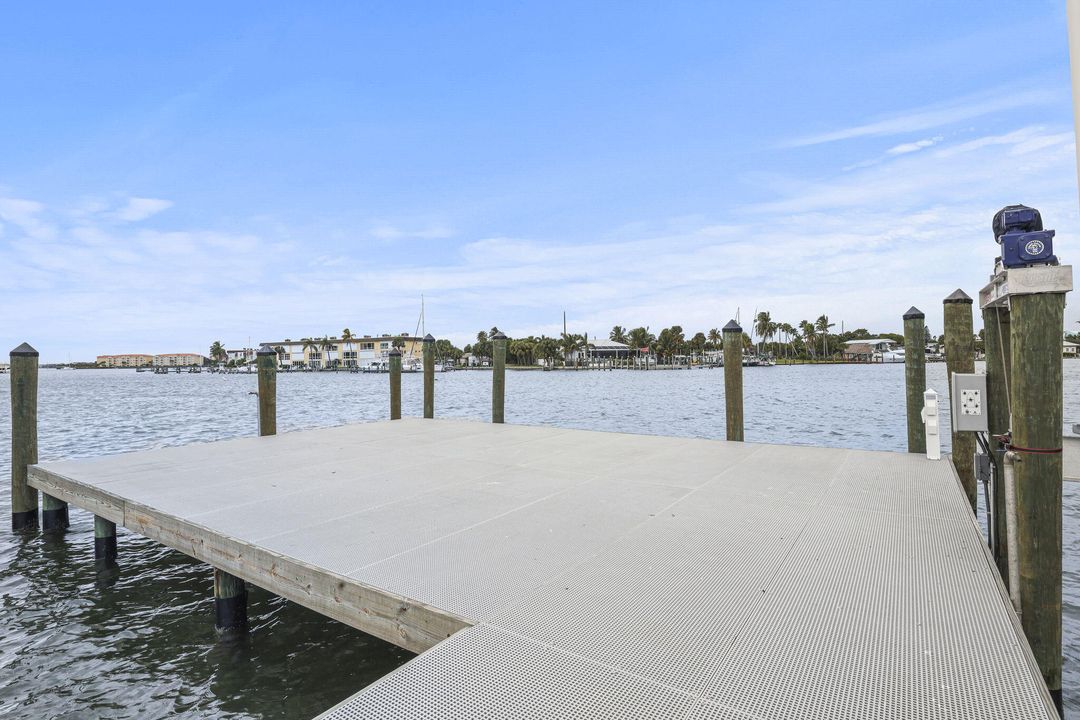 En Venta: $2,390,000 (4 camas, 3 baños, 2478 Pies cuadrados)