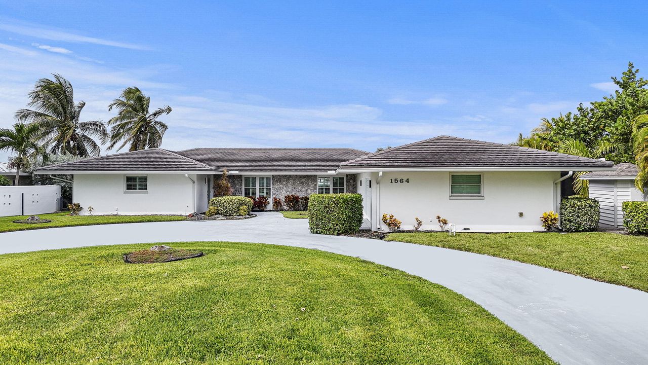 En Venta: $2,390,000 (4 camas, 3 baños, 2478 Pies cuadrados)