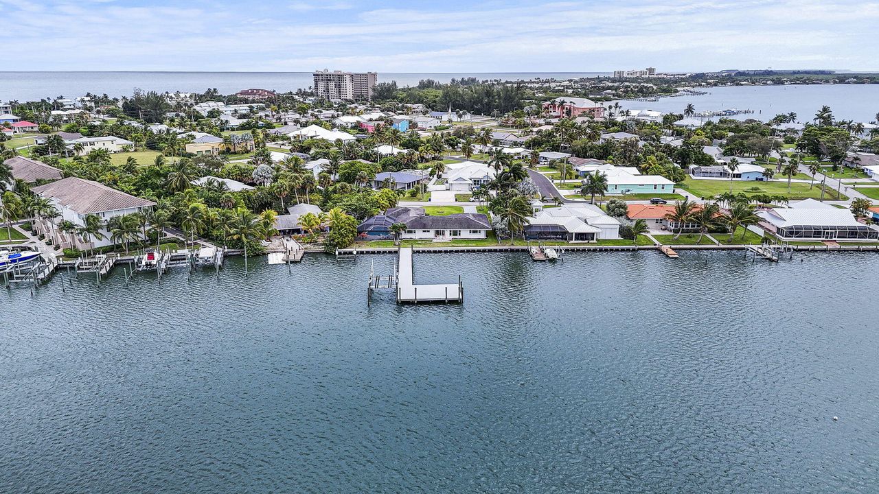 En Venta: $2,390,000 (4 camas, 3 baños, 2478 Pies cuadrados)