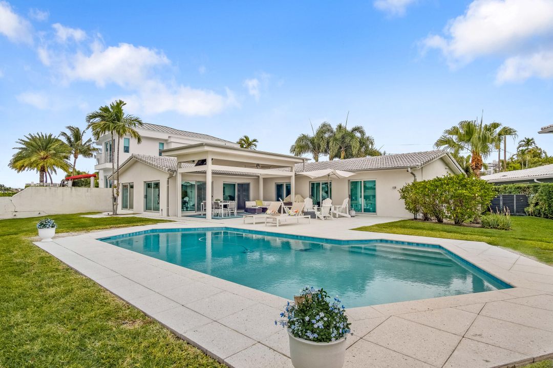 出租: $18,000 (3 贝兹, 2 浴室, 1914 平方英尺)