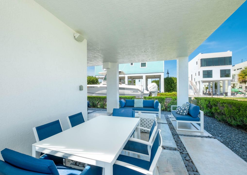 На продажу: $1,750,000 (3 спален, 2 ванн, 1737 Квадратных фут)