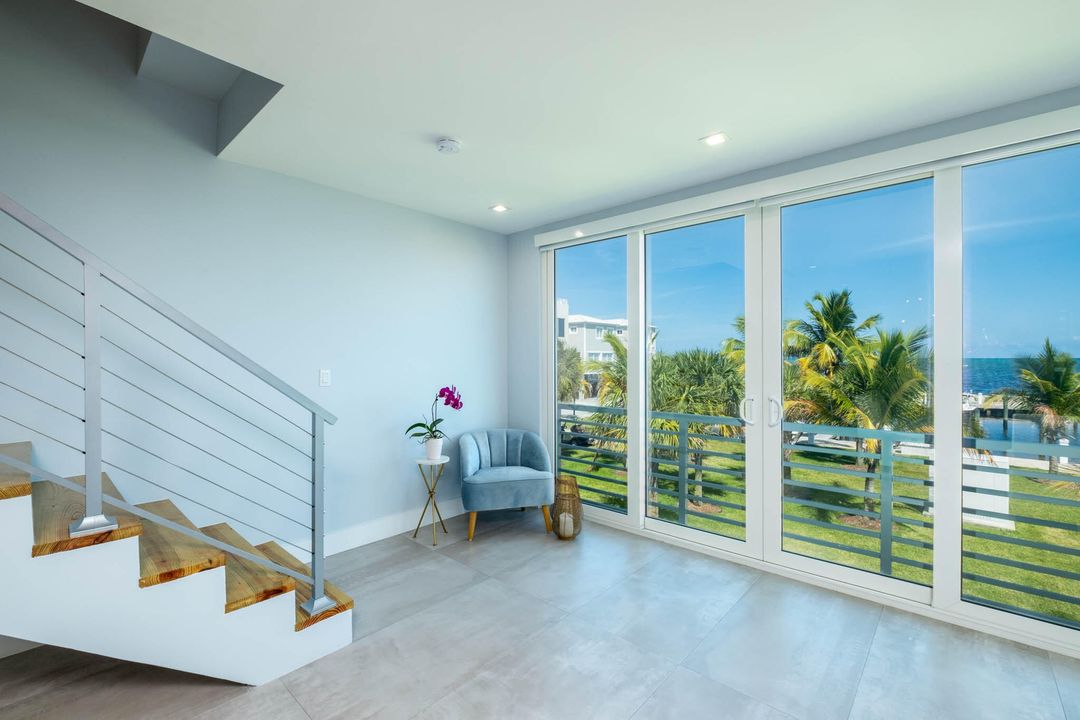 На продажу: $1,750,000 (3 спален, 2 ванн, 1737 Квадратных фут)