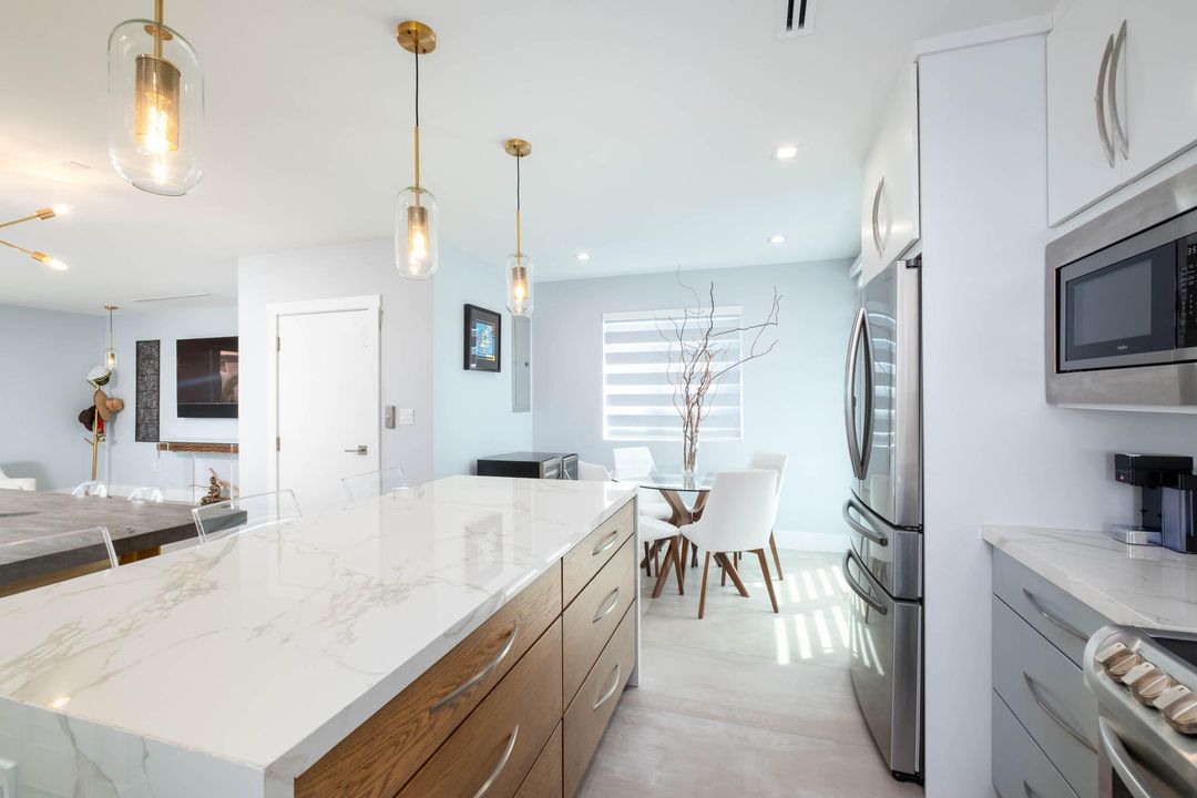 На продажу: $1,750,000 (3 спален, 2 ванн, 1737 Квадратных фут)