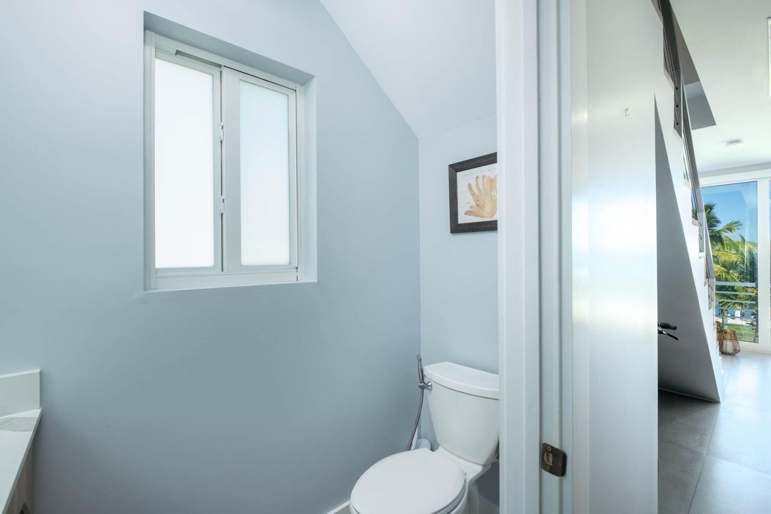 На продажу: $1,750,000 (3 спален, 2 ванн, 1737 Квадратных фут)