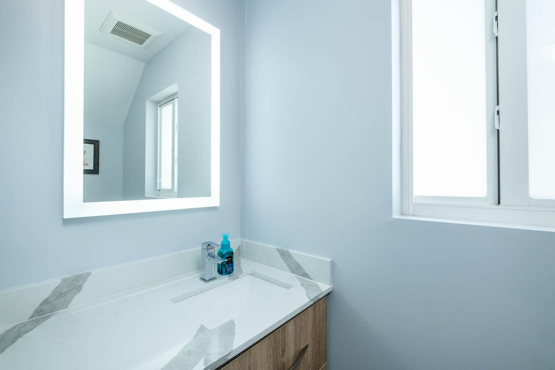 На продажу: $1,750,000 (3 спален, 2 ванн, 1737 Квадратных фут)