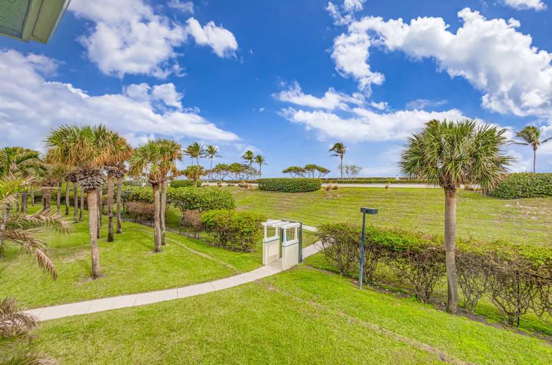 For Sale: $1,200,000 (3 beds, 3 baths, 1897 Square Feet)