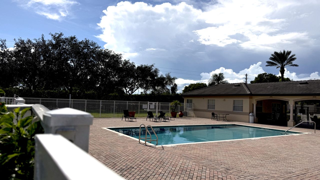 For Rent: $2,350 (3 beds, 2 baths, 1200 Square Feet)