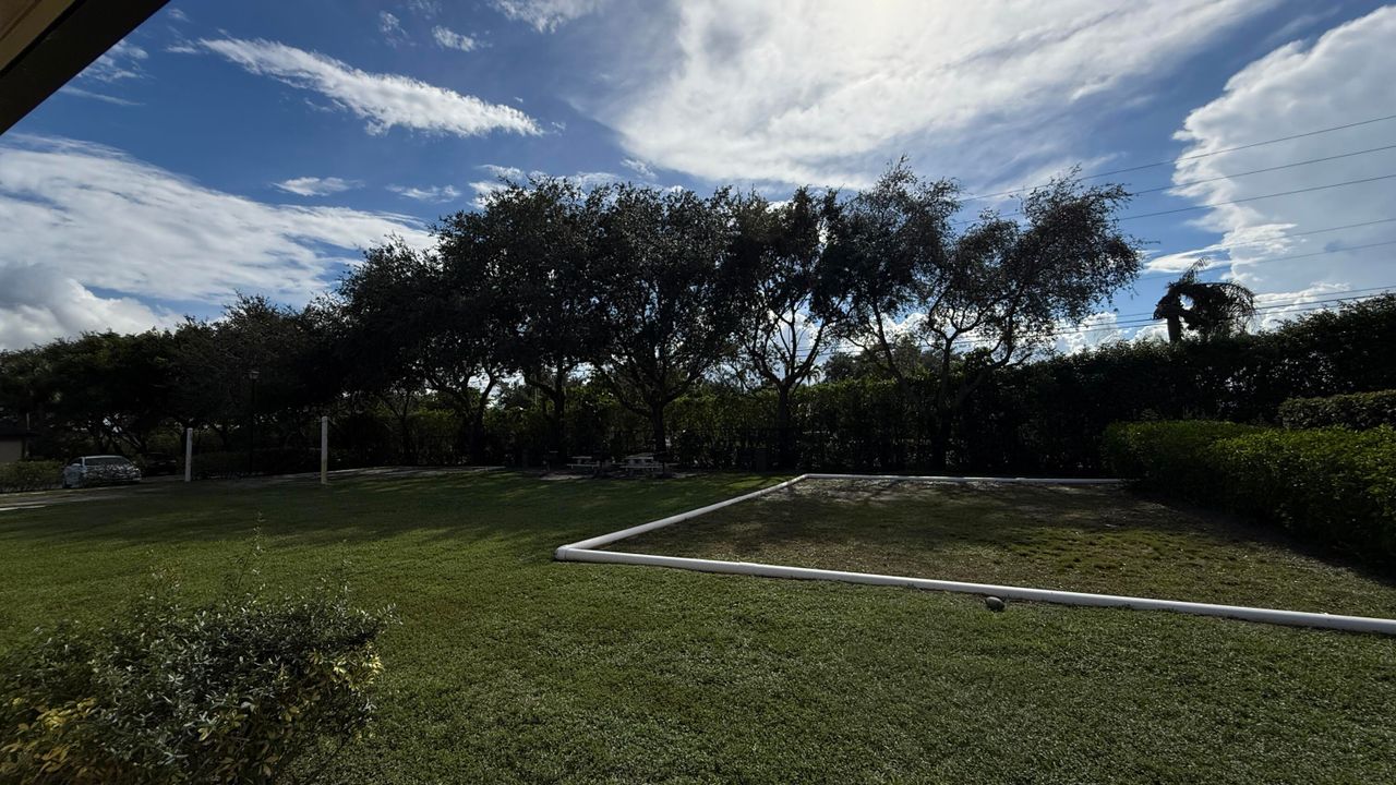 For Rent: $2,350 (3 beds, 2 baths, 1200 Square Feet)