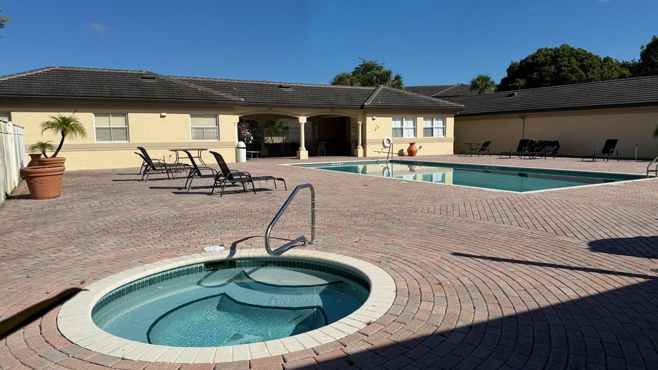 For Rent: $2,350 (3 beds, 2 baths, 1200 Square Feet)