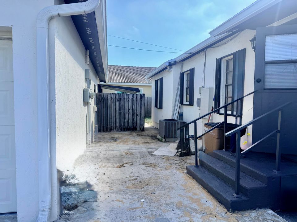 待售: $699,000 (0 贝兹, 0 浴室, 2012 平方英尺)