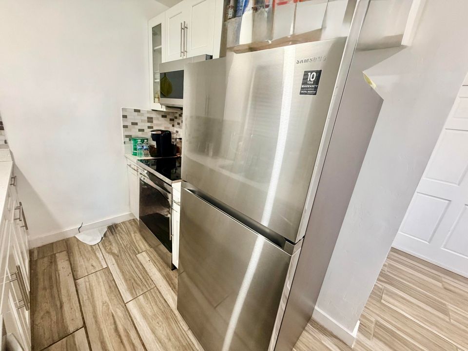 待售: $699,000 (0 贝兹, 0 浴室, 2012 平方英尺)