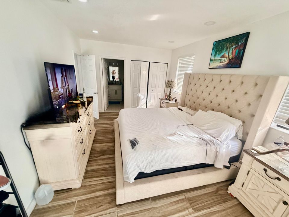 待售: $699,000 (0 贝兹, 0 浴室, 2012 平方英尺)