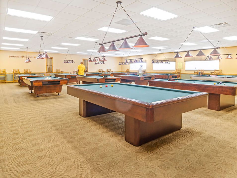 待售: $113,500 (2 贝兹, 2 浴室, 888 平方英尺)