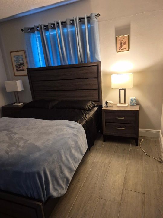 For Sale: $379,999 (2 beds, 2 baths, 1318 Square Feet)