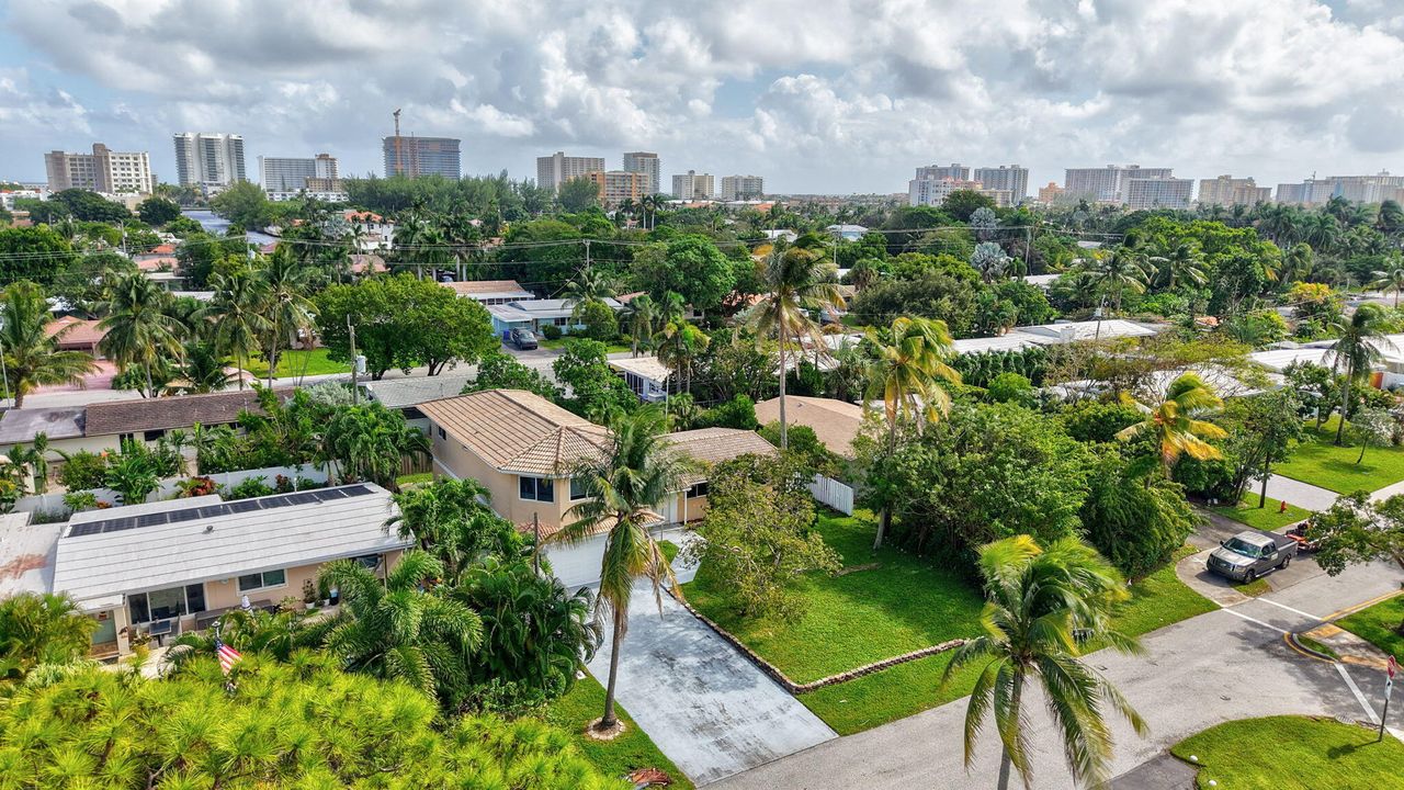 待售: $910,000 (4 贝兹, 3 浴室, 2717 平方英尺)