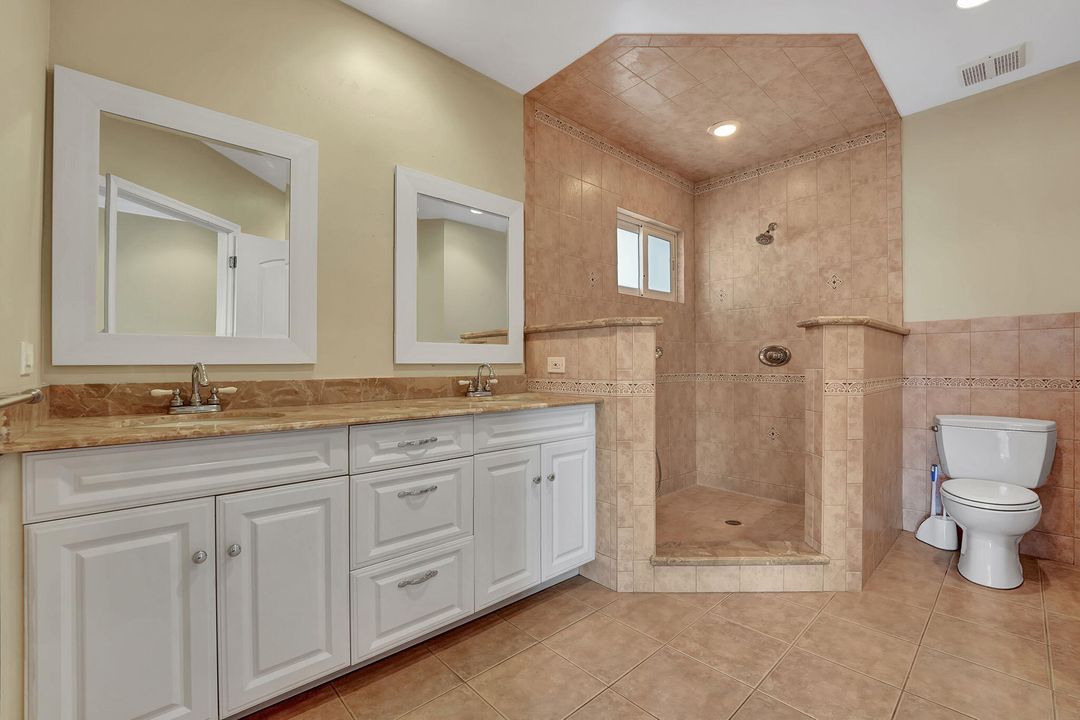 待售: $910,000 (4 贝兹, 3 浴室, 2717 平方英尺)