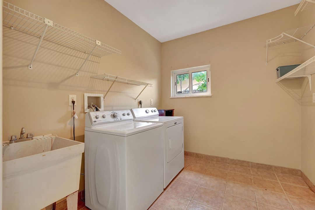 待售: $910,000 (4 贝兹, 3 浴室, 2717 平方英尺)