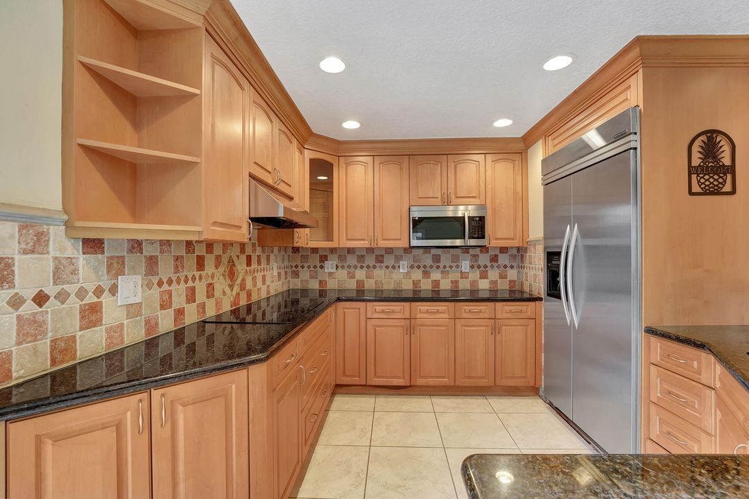 待售: $910,000 (4 贝兹, 3 浴室, 2717 平方英尺)