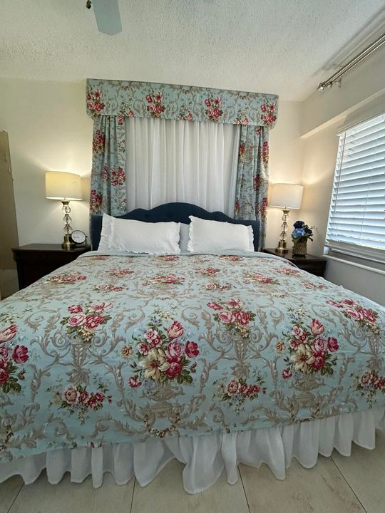 For Rent: $2,000 (2 beds, 1 baths, 840 Square Feet)