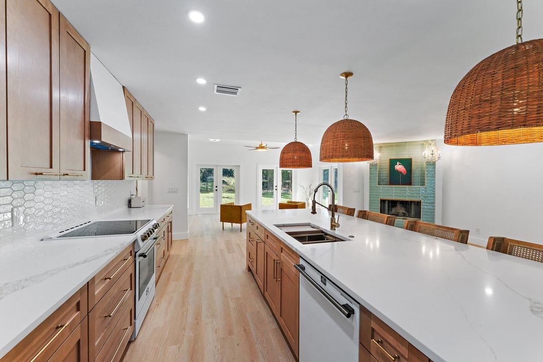 For Sale: $1,175,000 (3 beds, 3 baths, 2142 Square Feet)