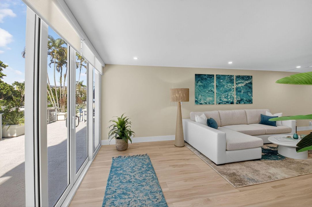 Active With Contract: $450,000 (1 beds, 1 baths, 776 Square Feet)