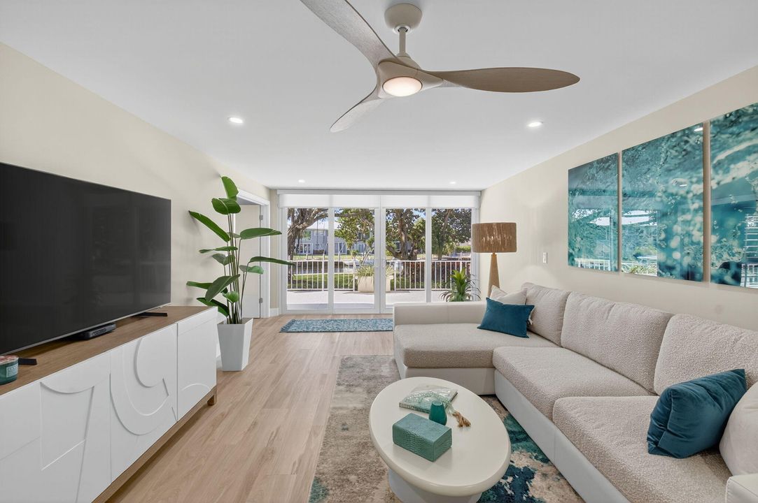 Active With Contract: $450,000 (1 beds, 1 baths, 776 Square Feet)