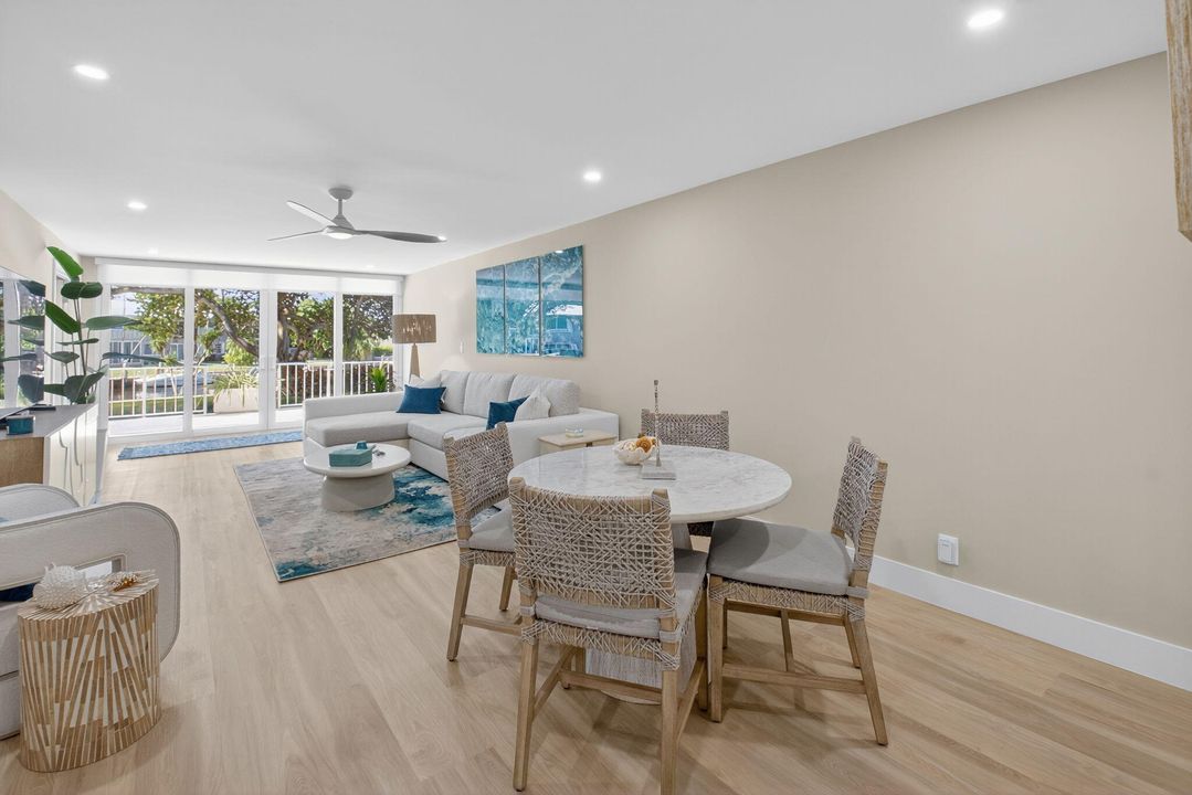 Active With Contract: $450,000 (1 beds, 1 baths, 776 Square Feet)