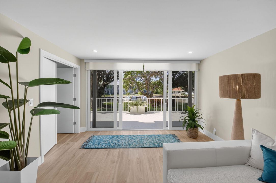 Active With Contract: $450,000 (1 beds, 1 baths, 776 Square Feet)