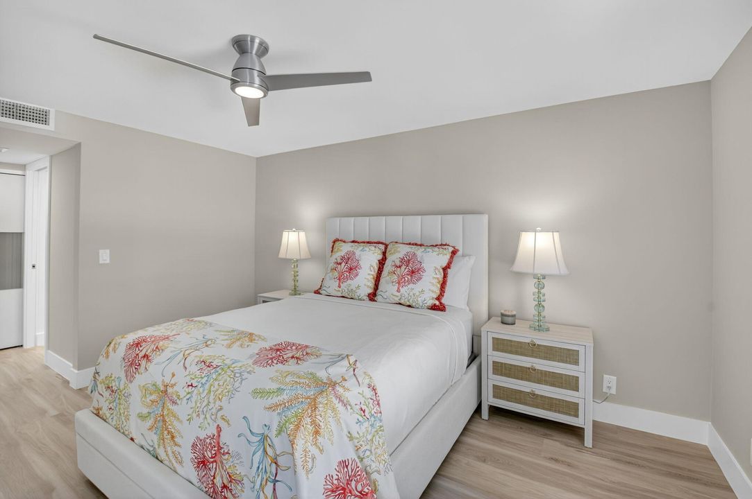 Active With Contract: $450,000 (1 beds, 1 baths, 776 Square Feet)