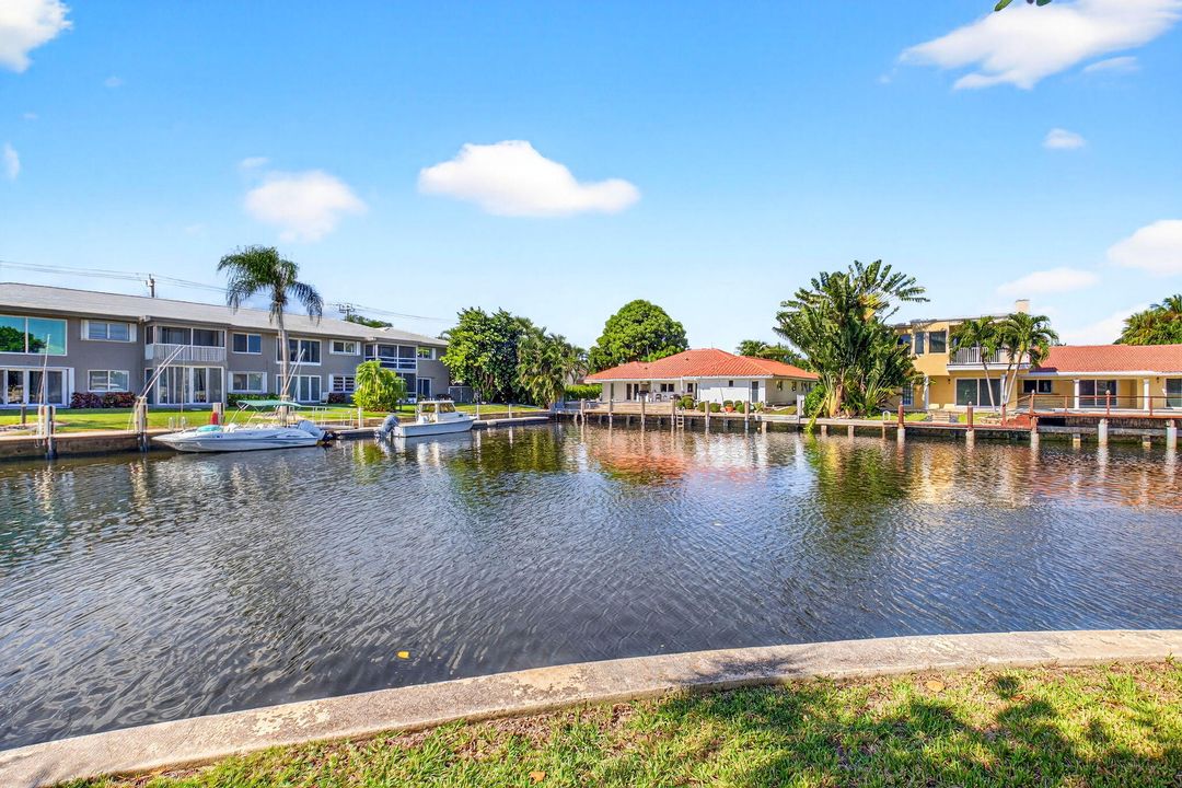 Active With Contract: $450,000 (1 beds, 1 baths, 776 Square Feet)