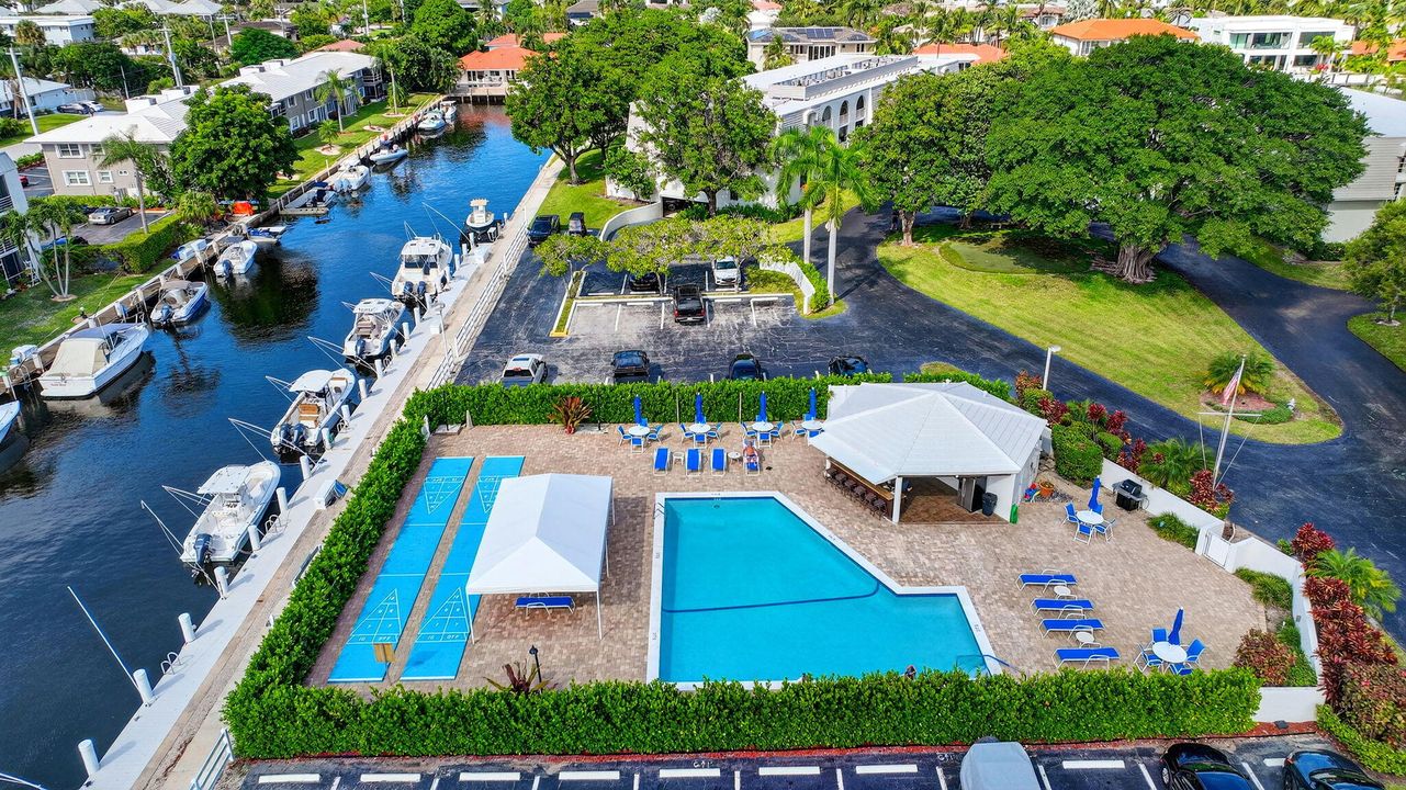 Active With Contract: $450,000 (1 beds, 1 baths, 776 Square Feet)