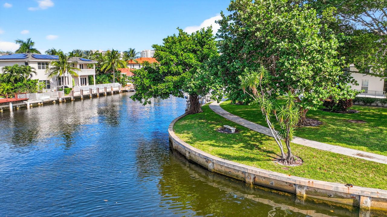 Active With Contract: $450,000 (1 beds, 1 baths, 776 Square Feet)