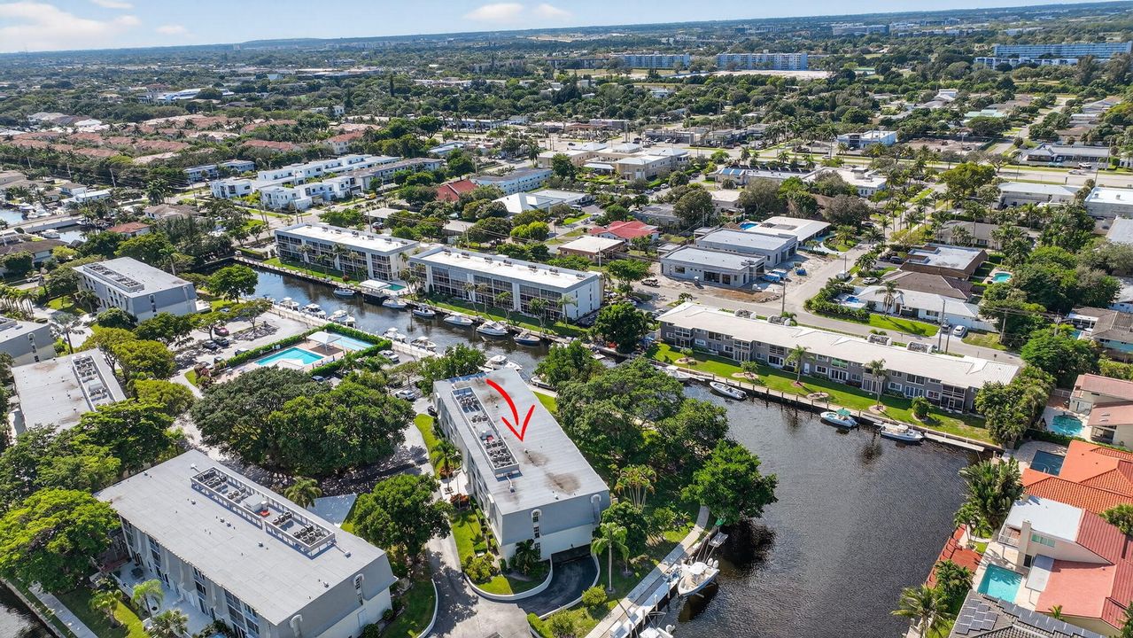 Active With Contract: $450,000 (1 beds, 1 baths, 776 Square Feet)