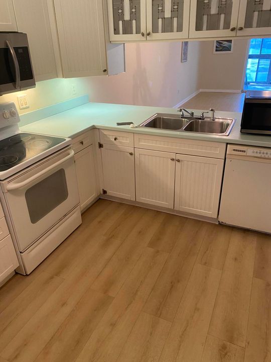 For Sale: $210,000 (2 beds, 2 baths, 1020 Square Feet)