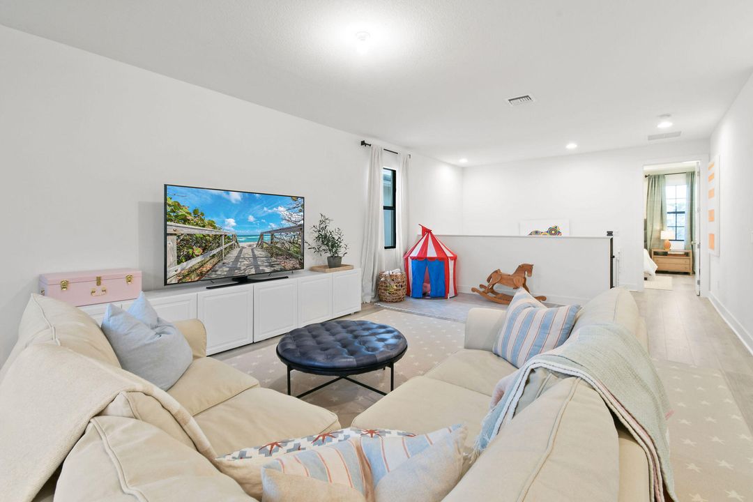 For Sale: $1,799,000 (4 beds, 3 baths, 3849 Square Feet)