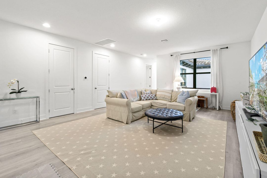 For Sale: $1,799,000 (4 beds, 3 baths, 3849 Square Feet)